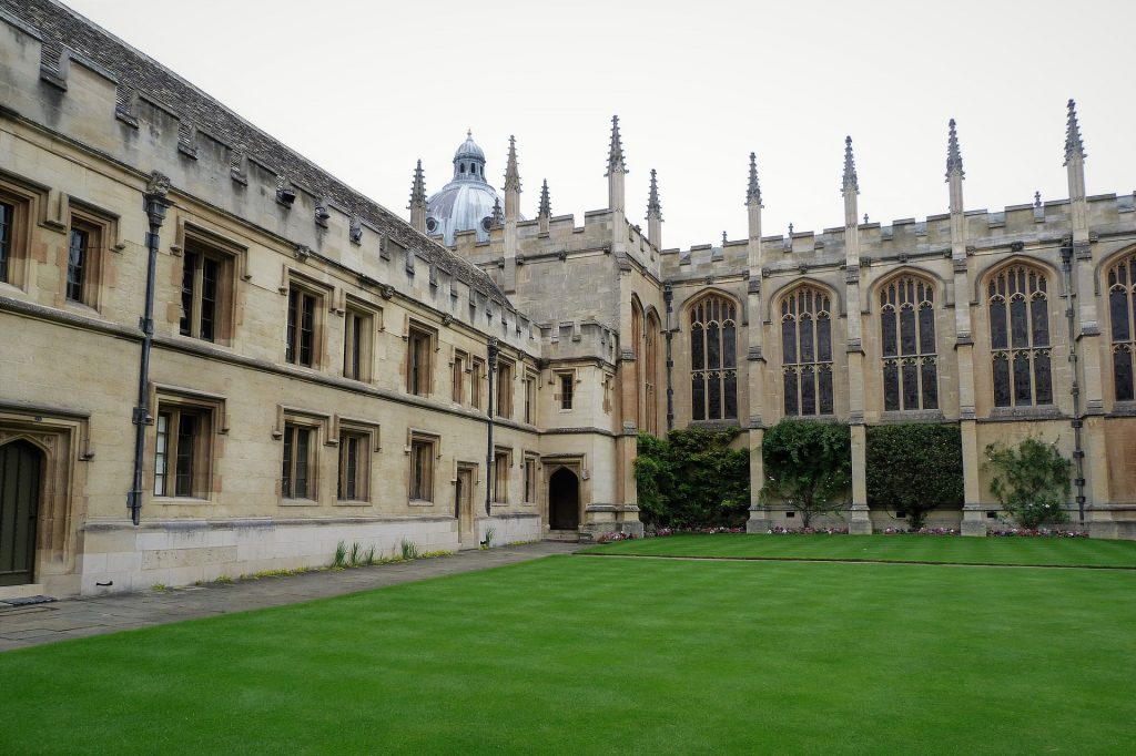 İngiltere'de Üniversite Okumak için 10 Neden